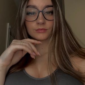 Meet your Posher, Isabella